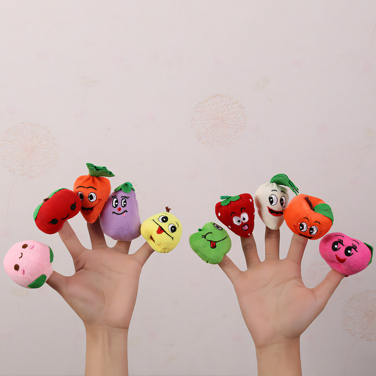 LULEZON 10 PCS Finger puppets Finger Toys Cute Fruit Finger Puppets Fun Toy for Kids
