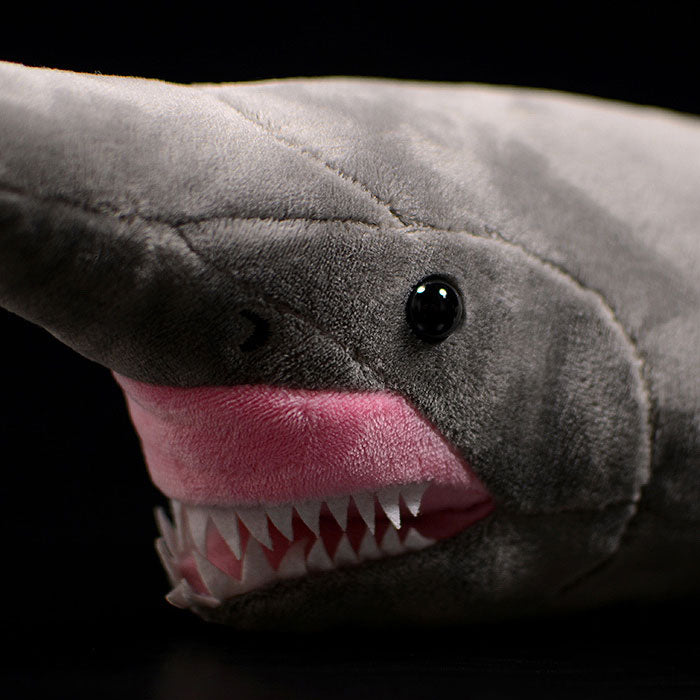 Simulation devil shark doll Euclidean pointed kiss shark doll simulation animal plush toy model gift